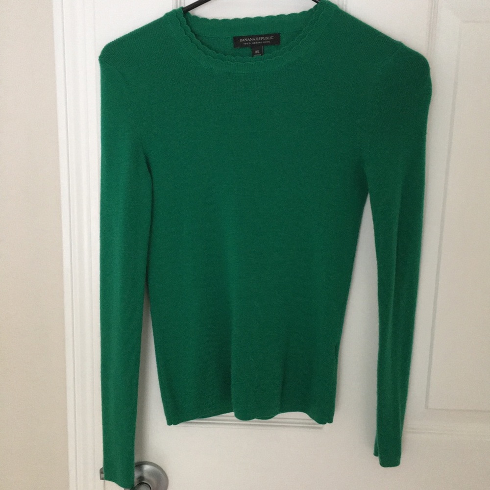 Banana Republic XS kelly green sweater